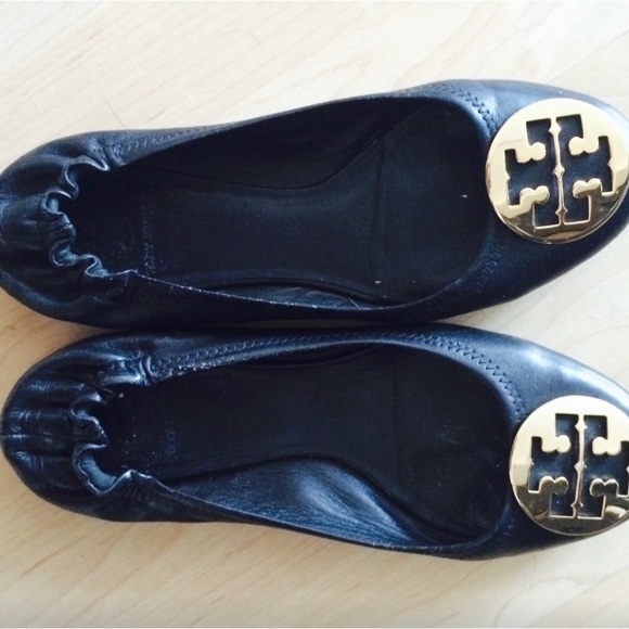 Tory Burch Reva ballet flat. Black and gold. - Picture 3 of 4
